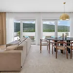 Stylish Tenera With Private Pool, 3 Bedrooms