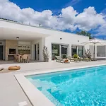 Villa Stylish Tenera With Private Pool, 3 Bedrooms *