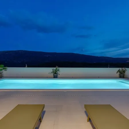New Stylish Tenera With Private Pool, 3 Bedrooms فيلة *
