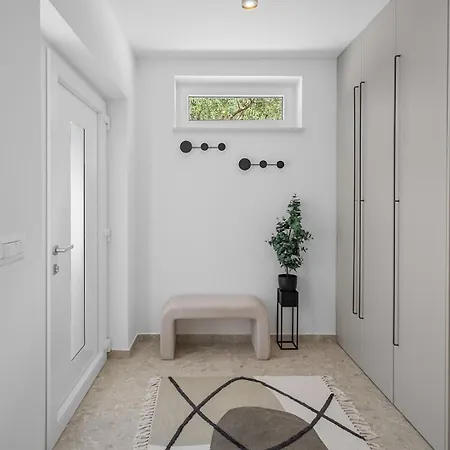 Stylish Tenera With Private Pool, 3 Bedrooms Vila Tugare