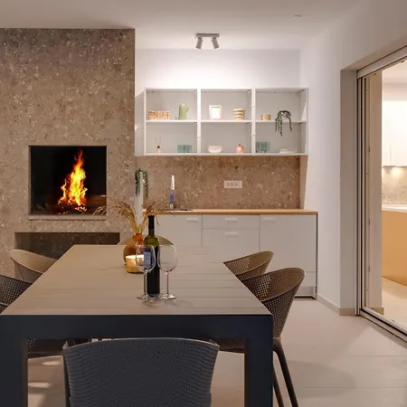New Stylish Tenera With Private Pool, 3 Bedrooms فيلة Tugare
