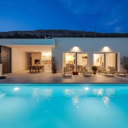 فيلة New Stylish Tenera With Private Pool, 3 Bedrooms