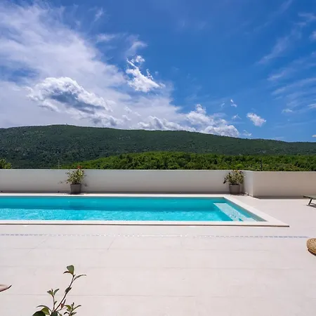 فيلة New Stylish Tenera With Private Pool, 3 Bedrooms *