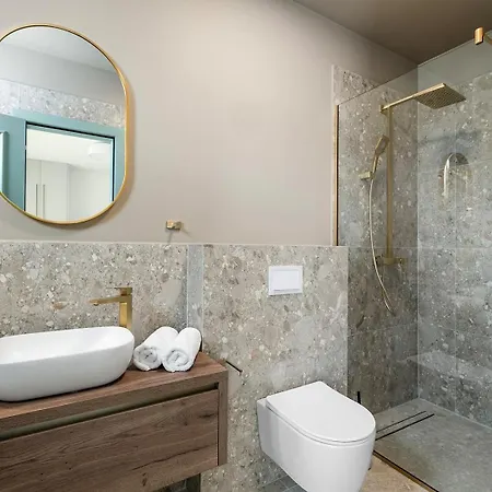 New Stylish Tenera With Private Pool, 3 Bedrooms *