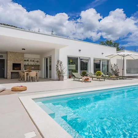 Vila Stylish Tenera With Private Pool, 3 Bedrooms *