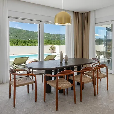 Vila Stylish Tenera With Private Pool, 3 Bedrooms Tugare