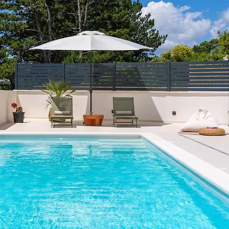 New Stylish Tenera With Private Pool, 3 Bedrooms *