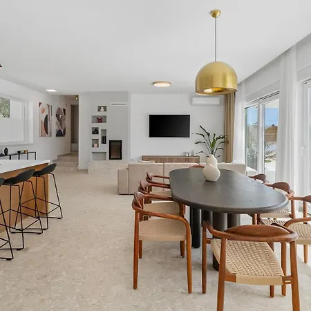 Stylish Tenera With Private Pool, 3 Bedrooms Villa